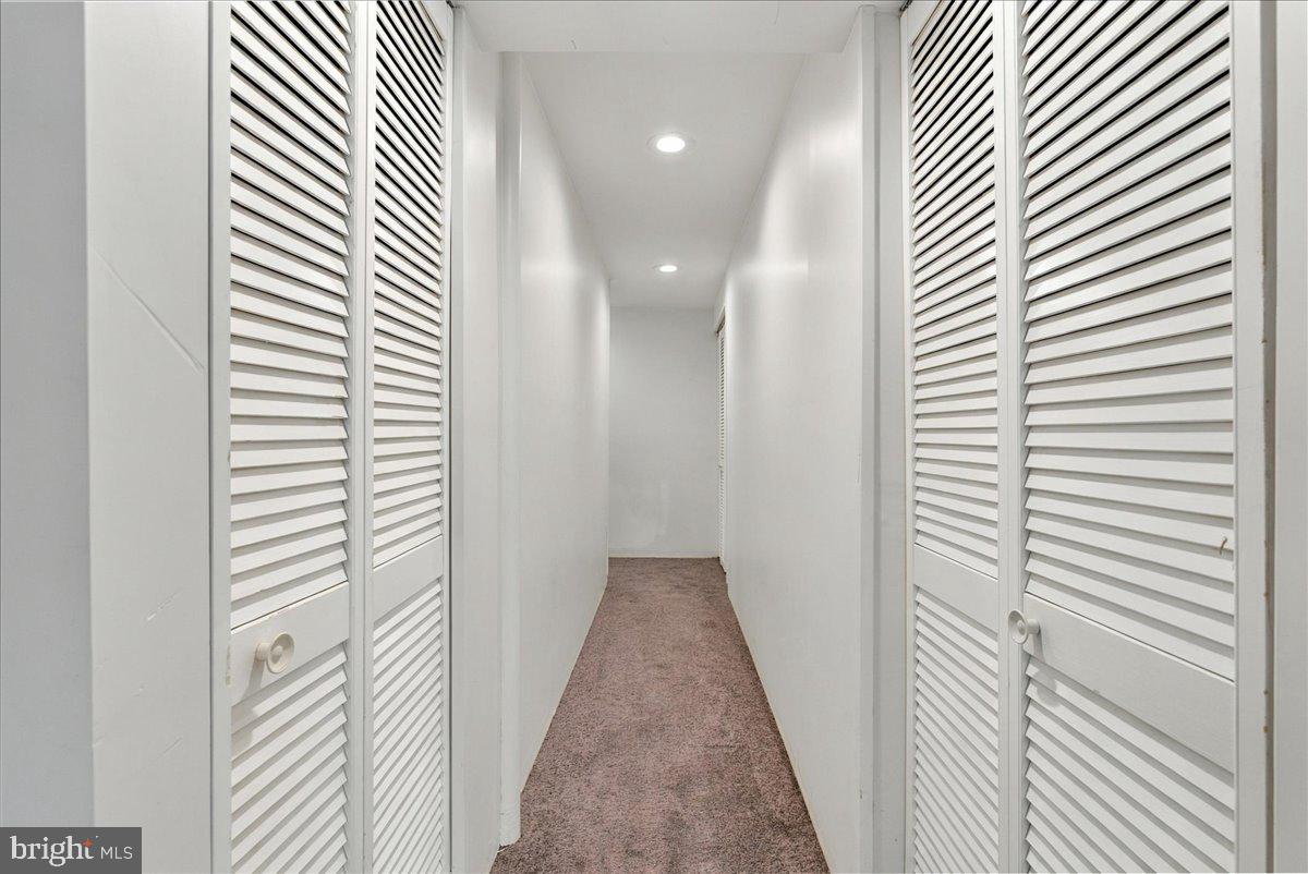 5 E Hart St Property Photo 17