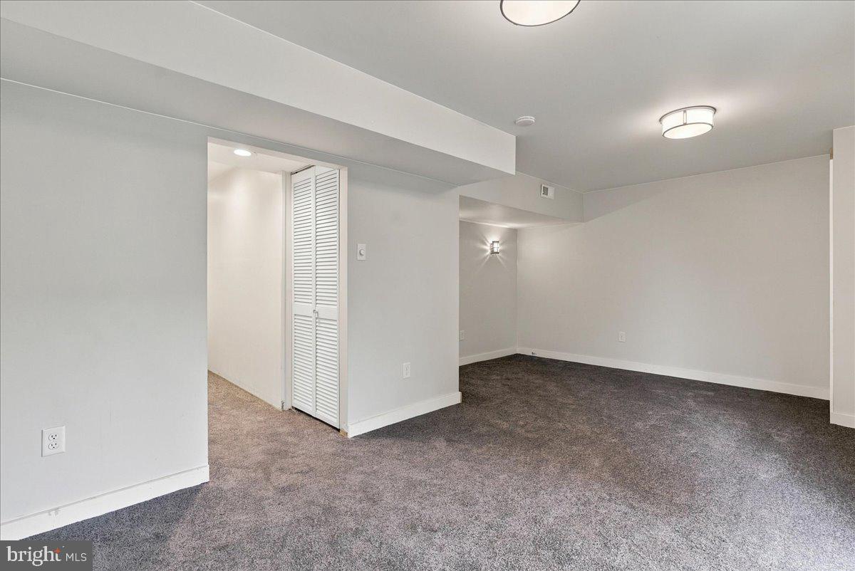 5 E Hart St Property Photo 19