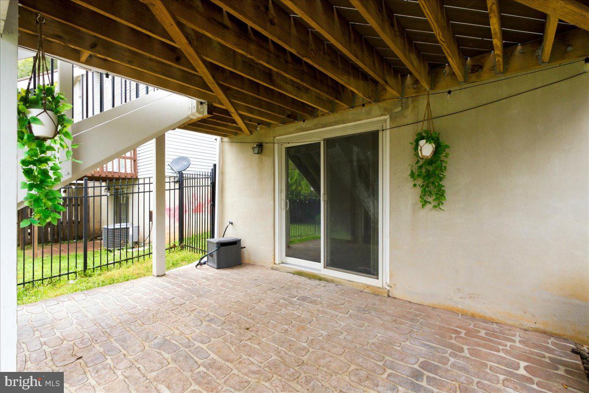 5 E Hart St Property Photo 23