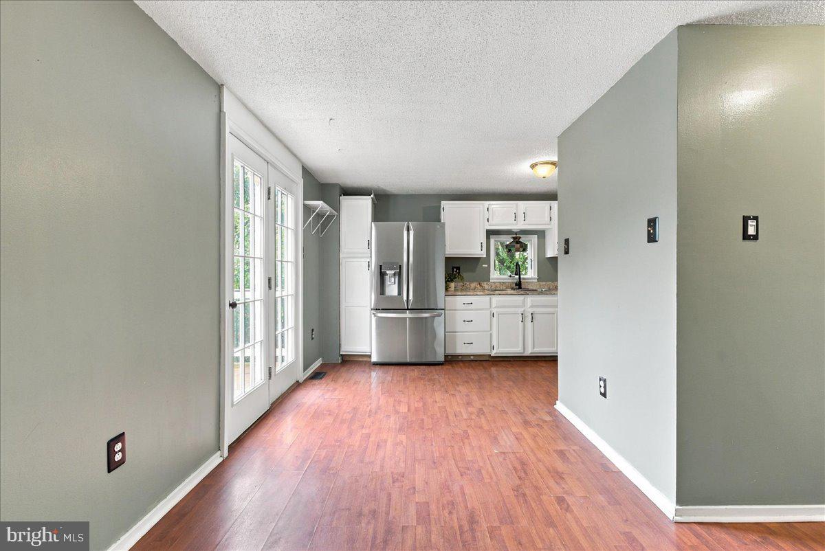 1 E Hart St Property Photo 5