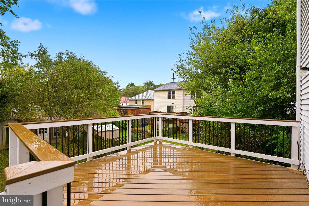 1 E Hart St Property Photo 9