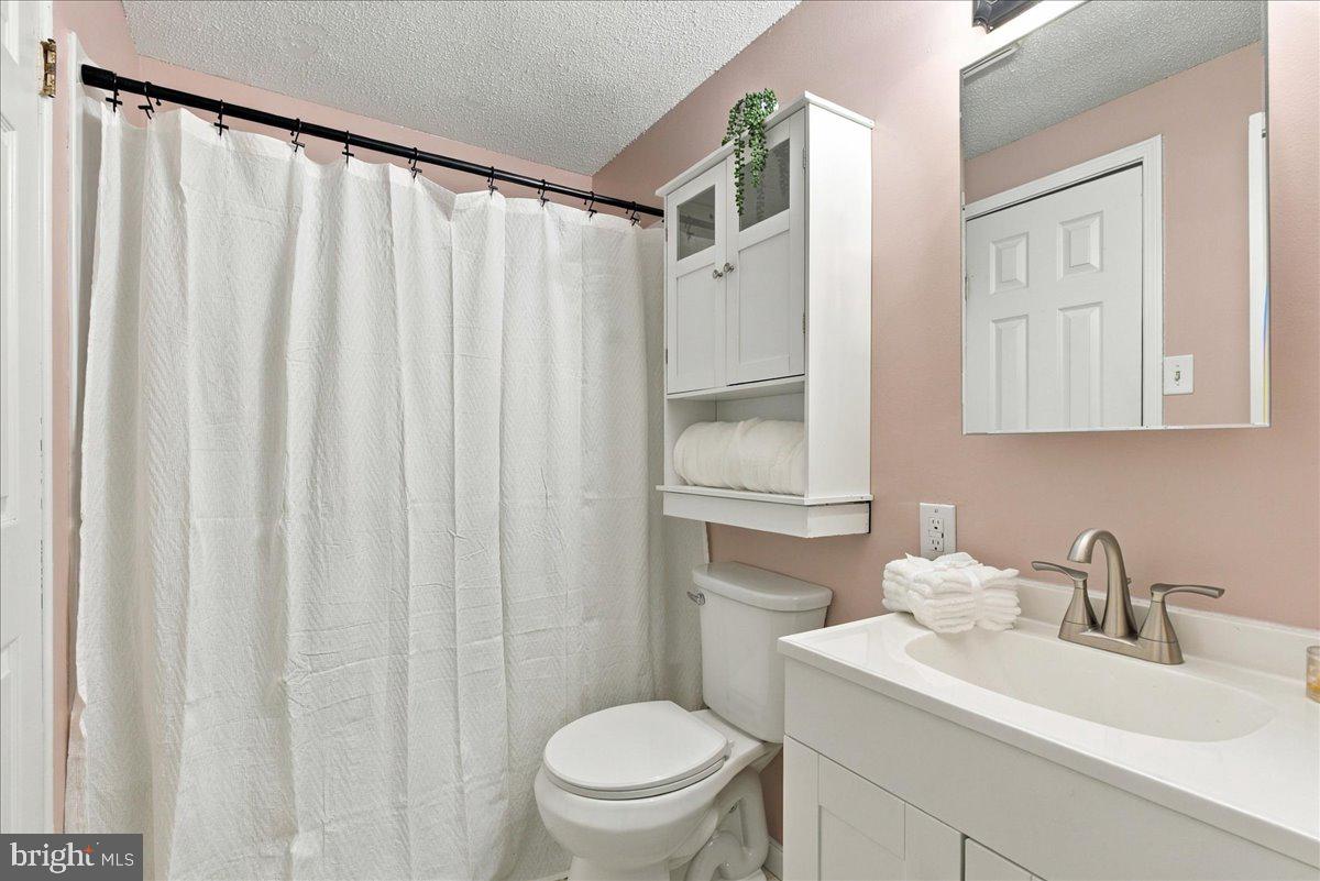1 E Hart St Property Photo 10