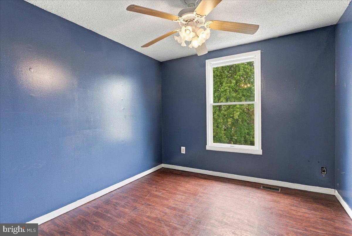1 E Hart St Property Photo 11