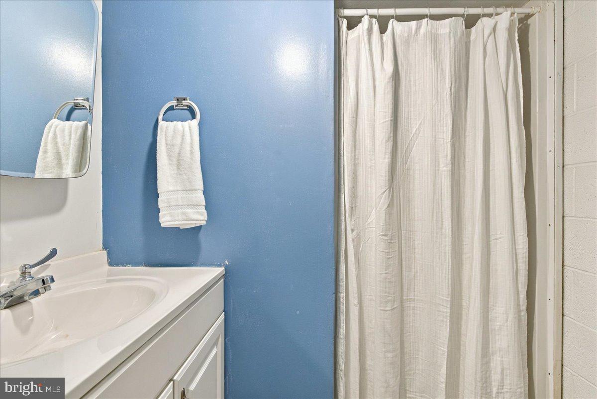 1 E Hart St Property Photo 18