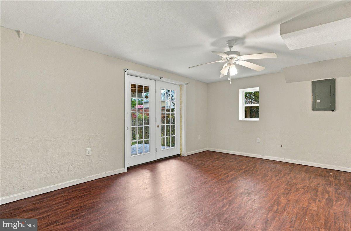 1 E Hart St Property Photo 19