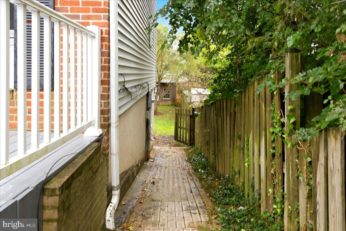 1 E Hart St Property Photo 24
