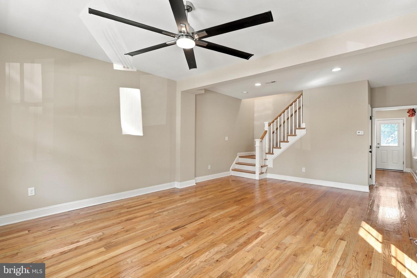116 E Cork St Property Photo 6