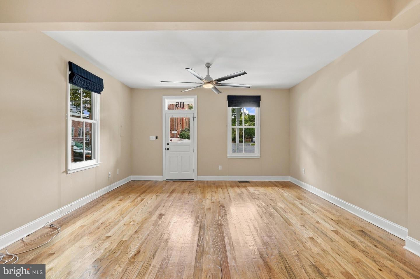 116 E Cork St Property Photo 8