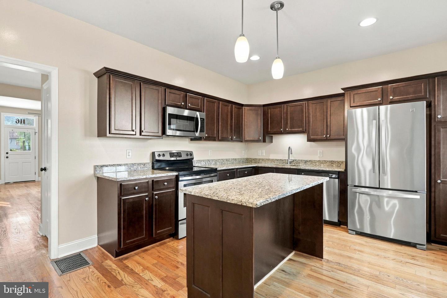 116 E Cork St Property Photo 16