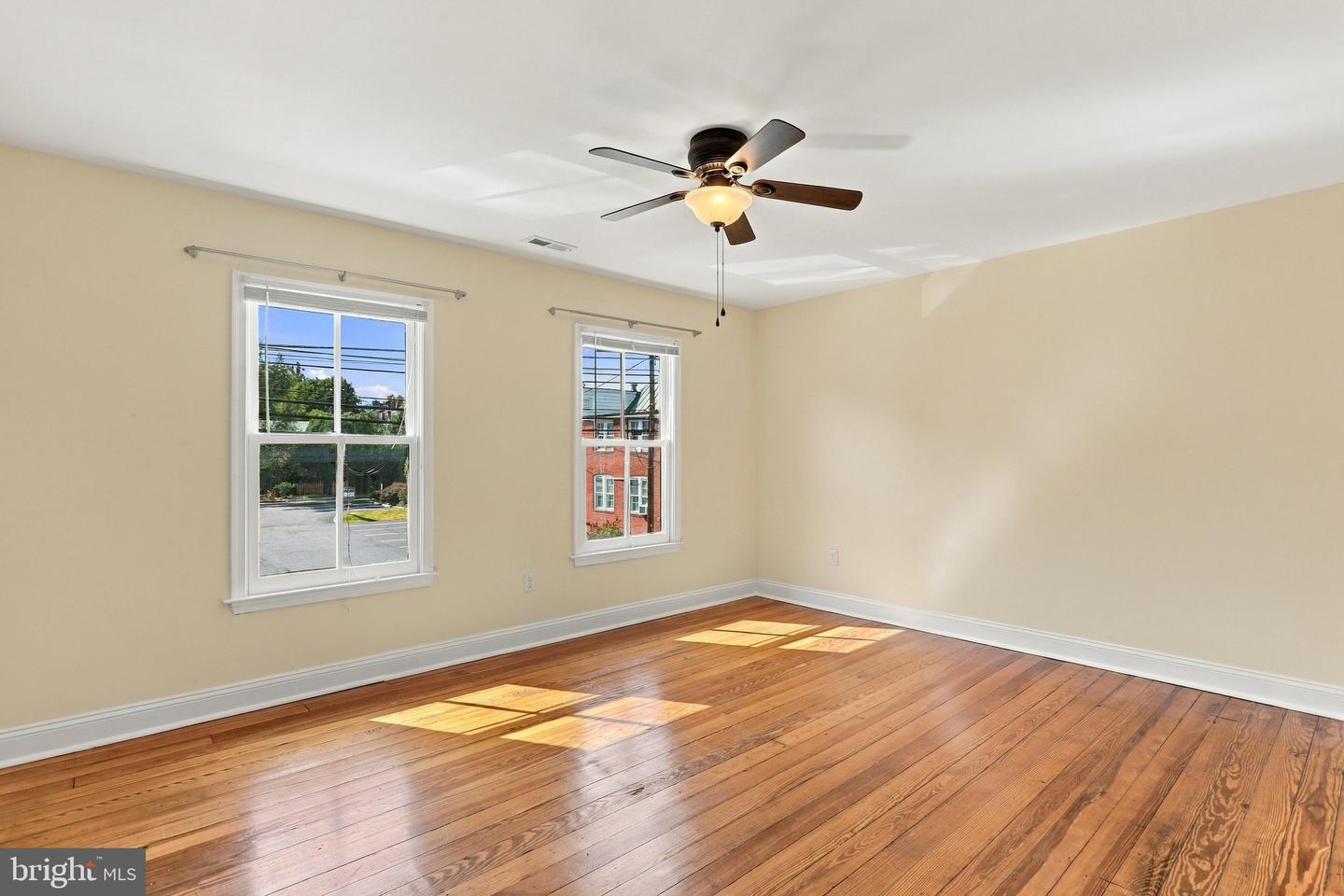 116 E Cork St Property Photo 20