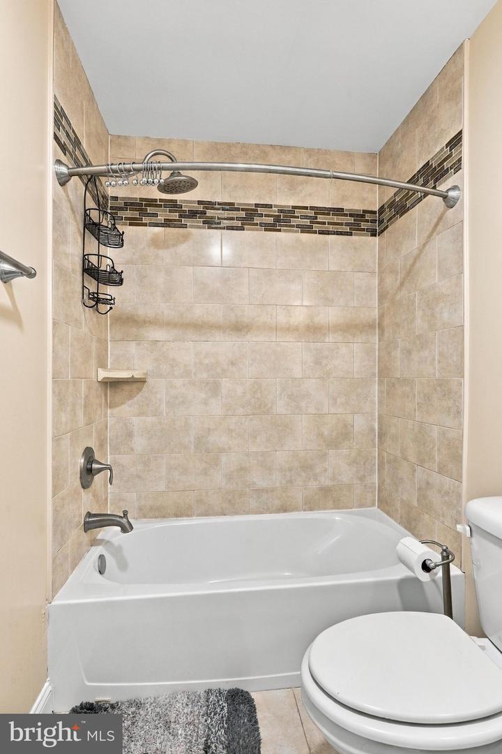 116 E Cork St Property Photo 24