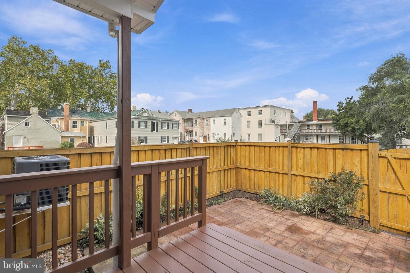 116 E Cork St Property Photo 29
