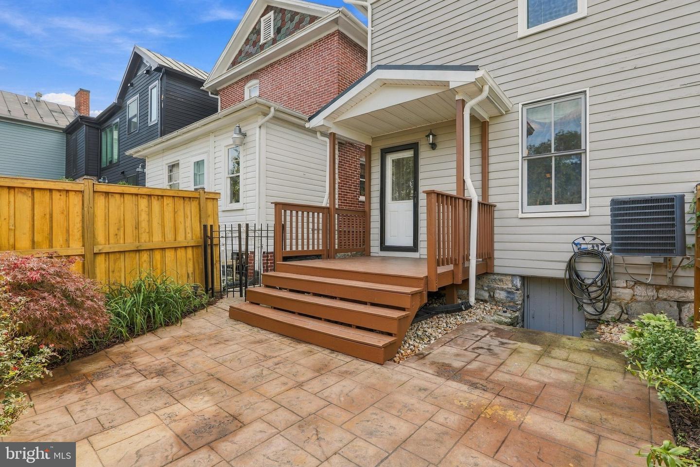 116 E Cork St Property Photo 32