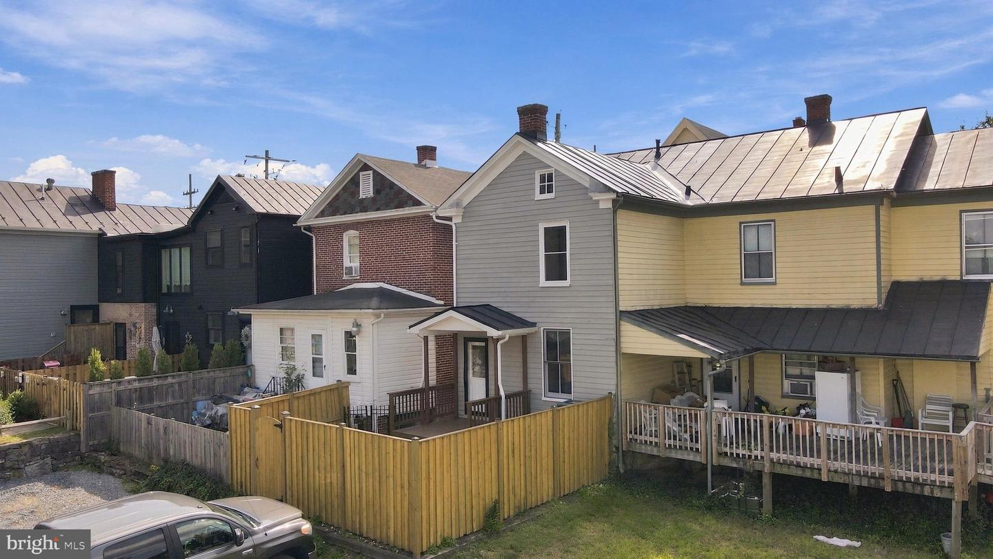 116 E Cork St Property Photo 35