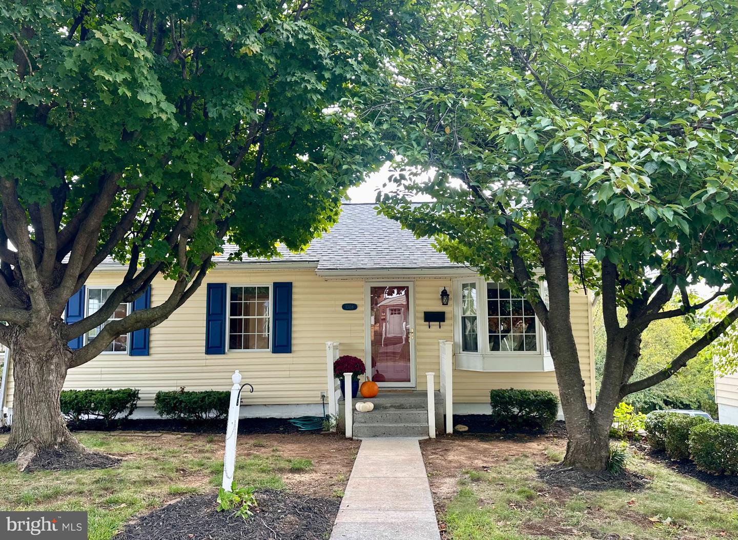 1308 COMMERCE Property Photo 1