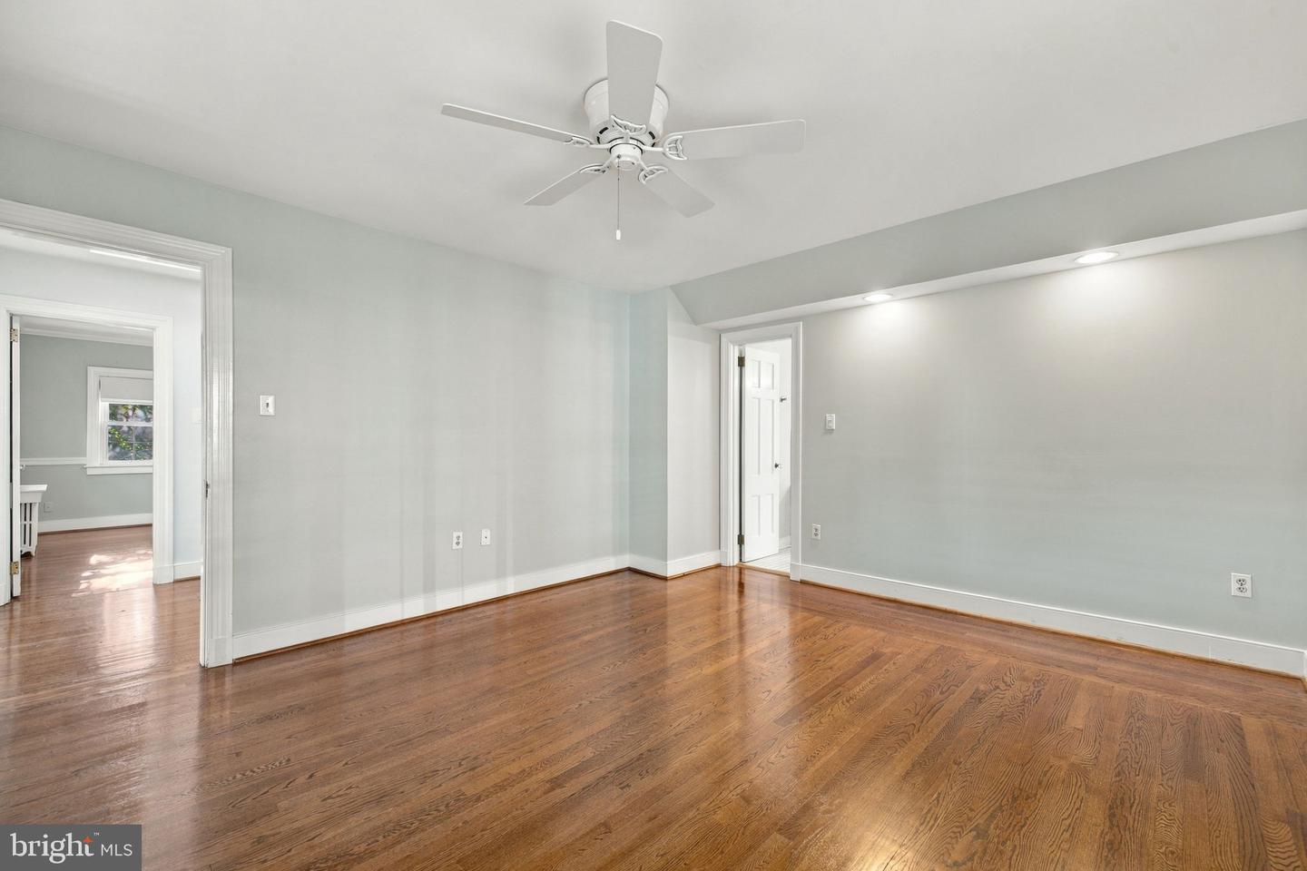 220 Amherst St Property Photo 34