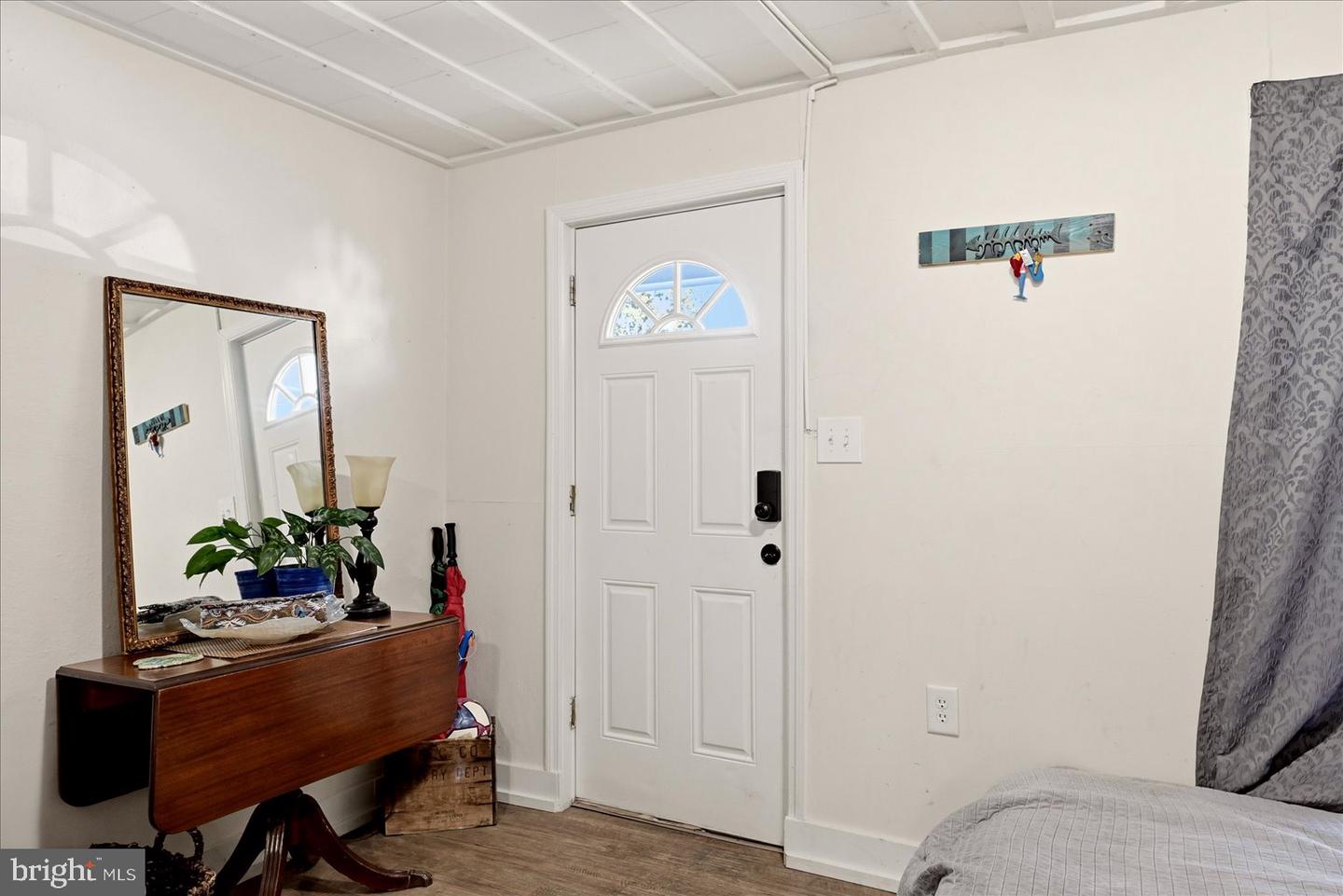 9 & 11 E Pall Mall St Property Photo 4