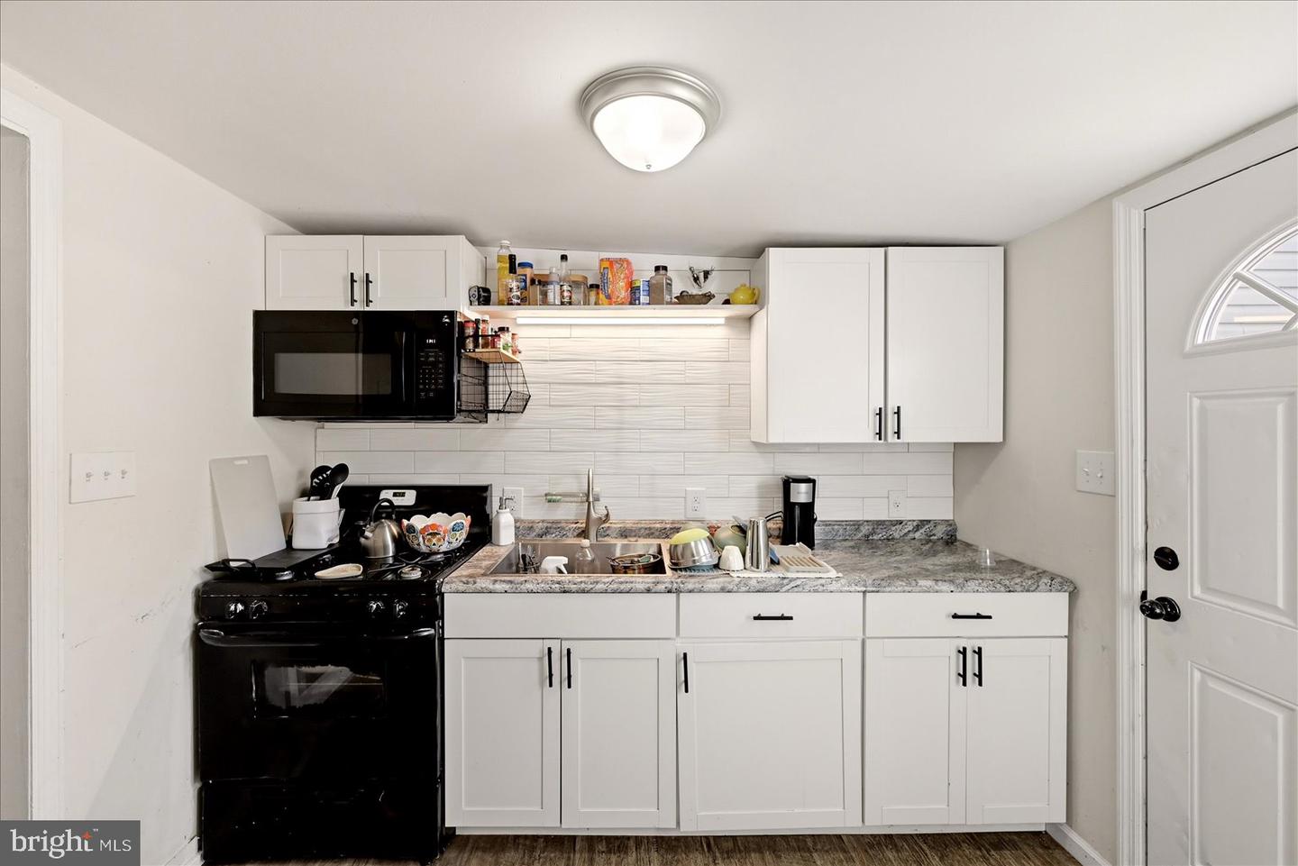 9 & 11 E Pall Mall St Property Photo 13