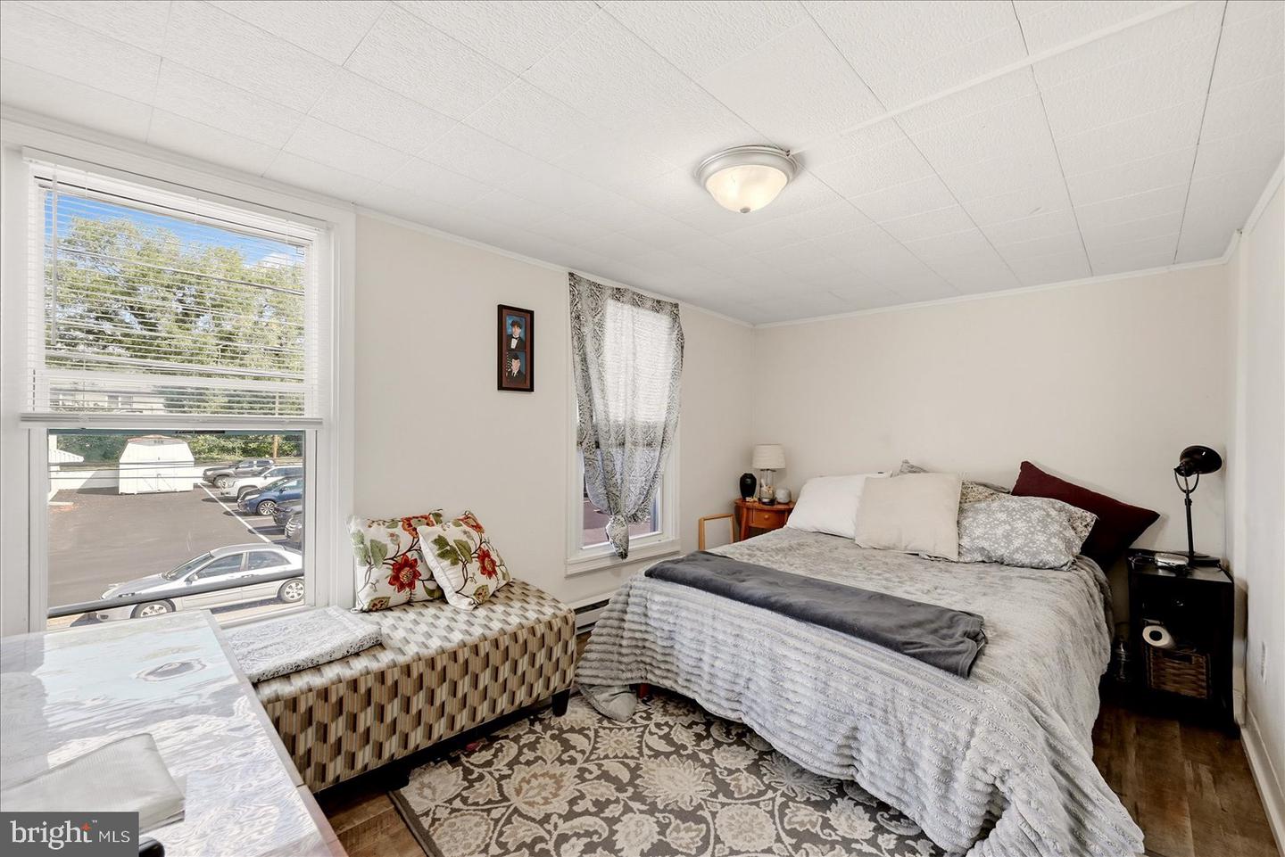 9 & 11 E Pall Mall St Property Photo 18