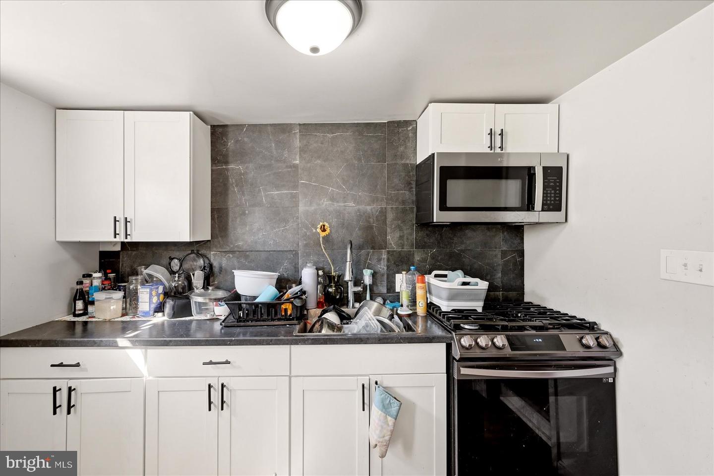 9 & 11 E Pall Mall St Property Photo 27