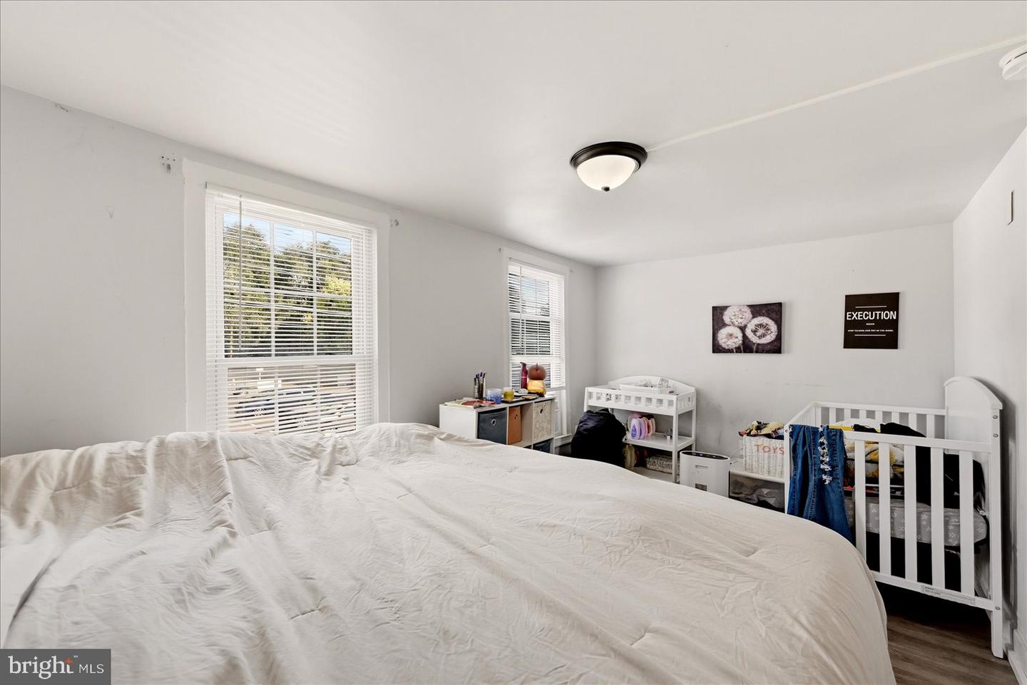 9 & 11 E Pall Mall St Property Photo 32