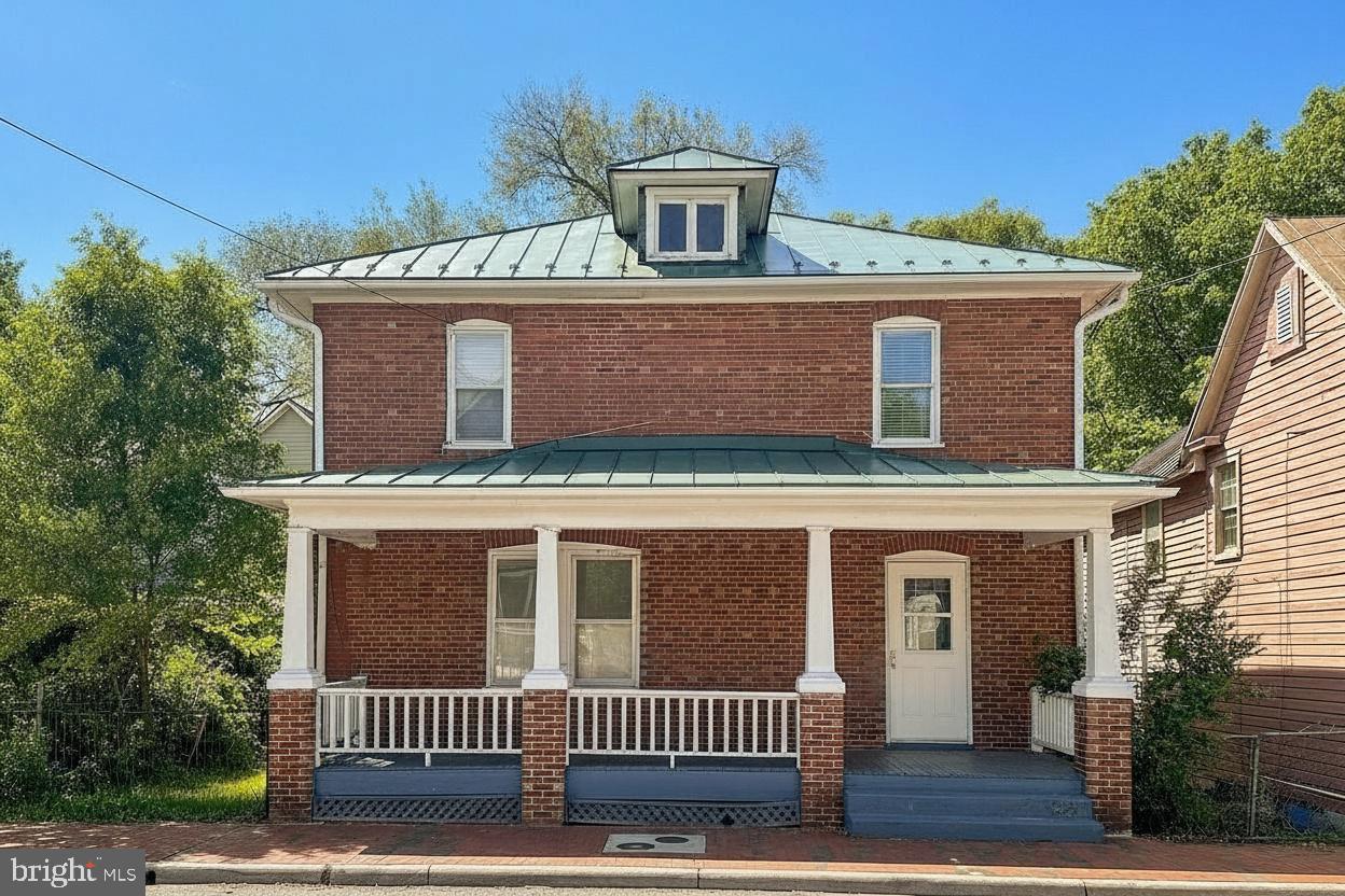 317 S KENT ST Property Photo 1