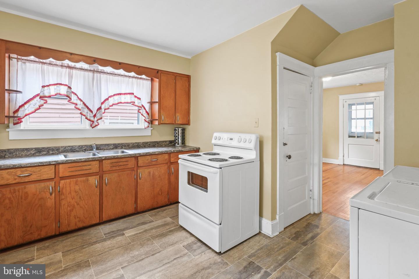 317 S Kent St Property Photo 6