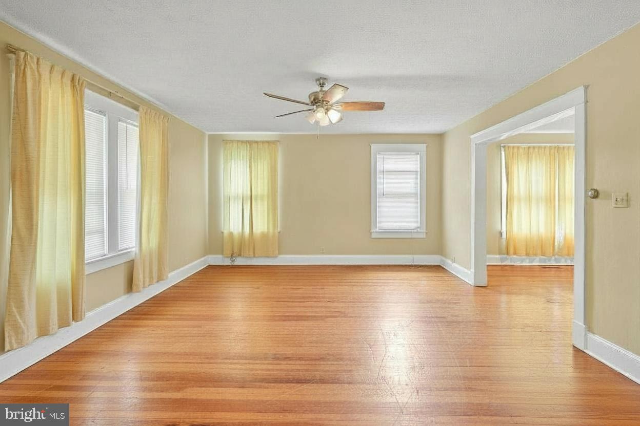 317 S Kent St Property Photo 9