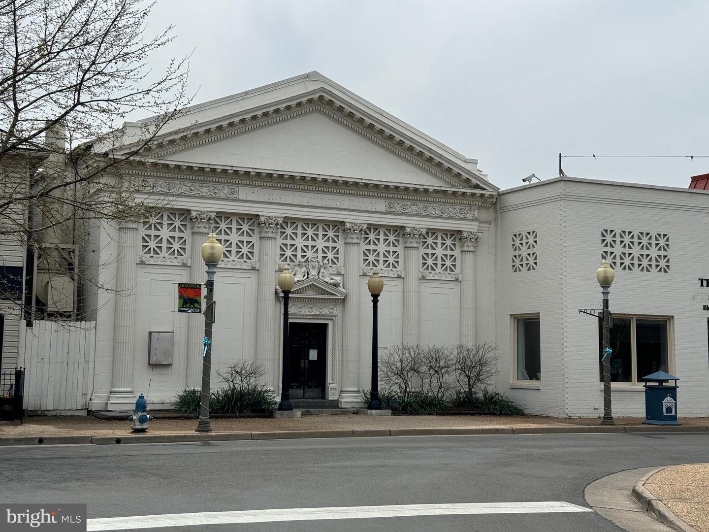 305-307 MAIN ST E
