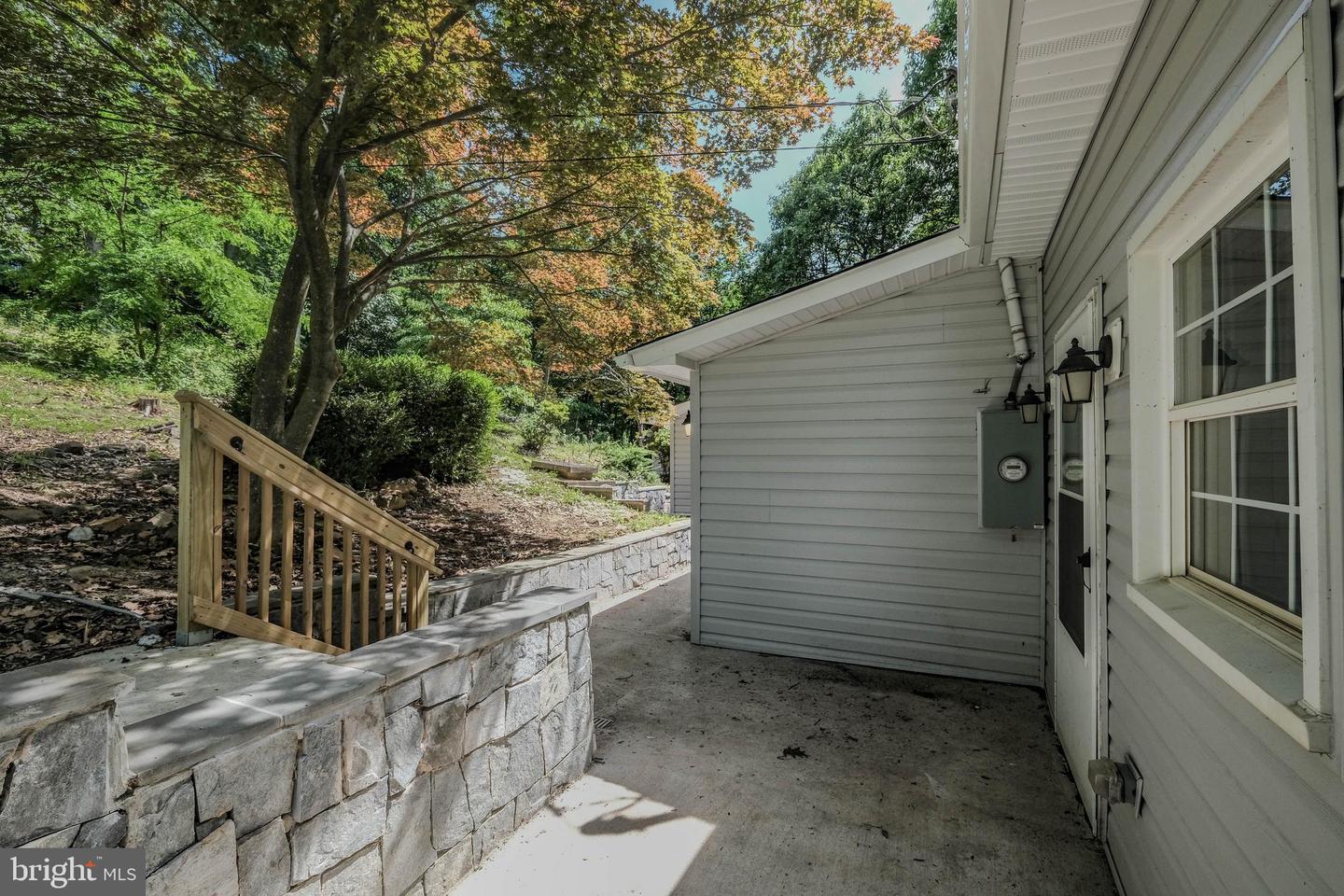 1798 Khyber Pass Road Property Photo 7