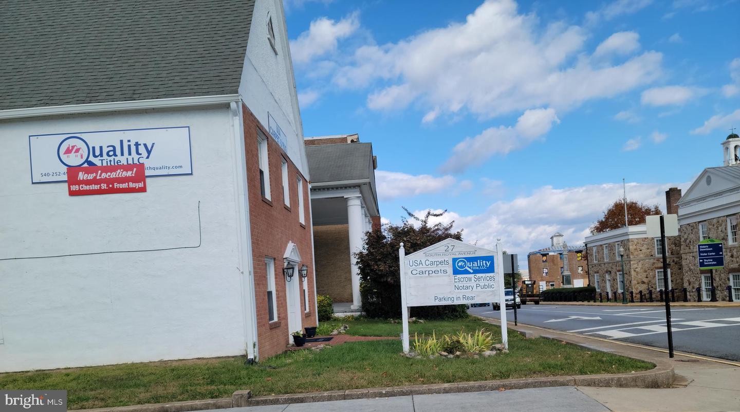 27 S Royal Ave Property Photo 2
