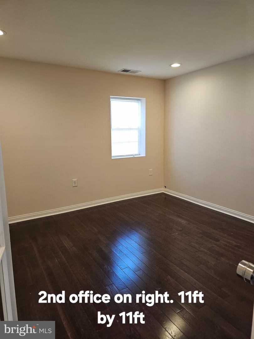 27 S Royal Ave Property Photo 7