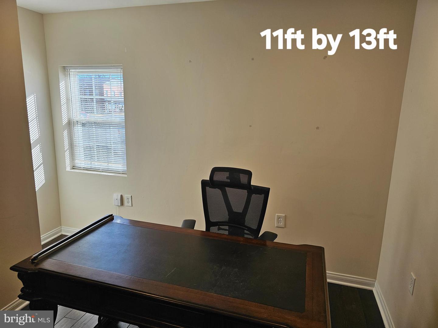 27 S Royal Ave Property Photo 8
