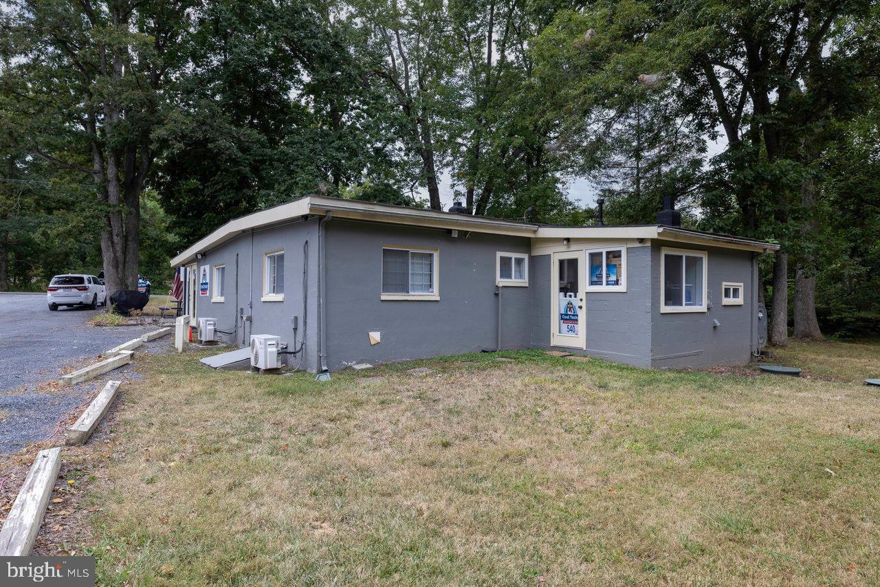 5223 John Marshall Hwy Property Photo 4