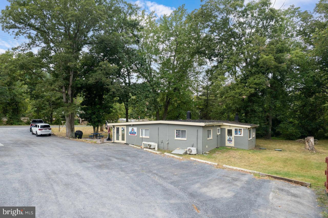 5223 John Marshall Hwy Property Photo 5