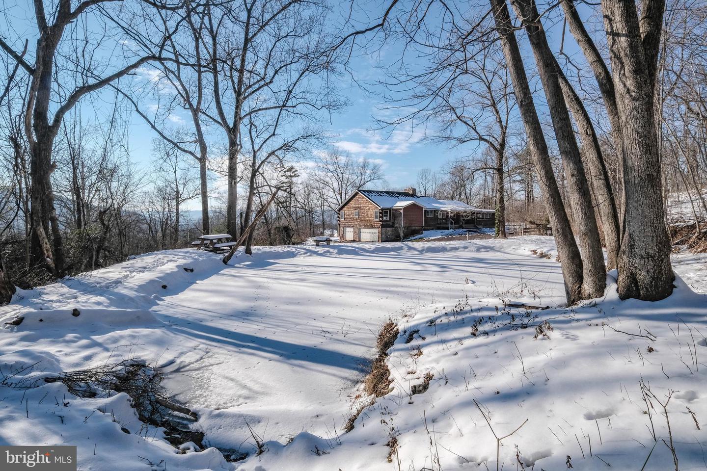135 Poe Hill Rd Property Photo