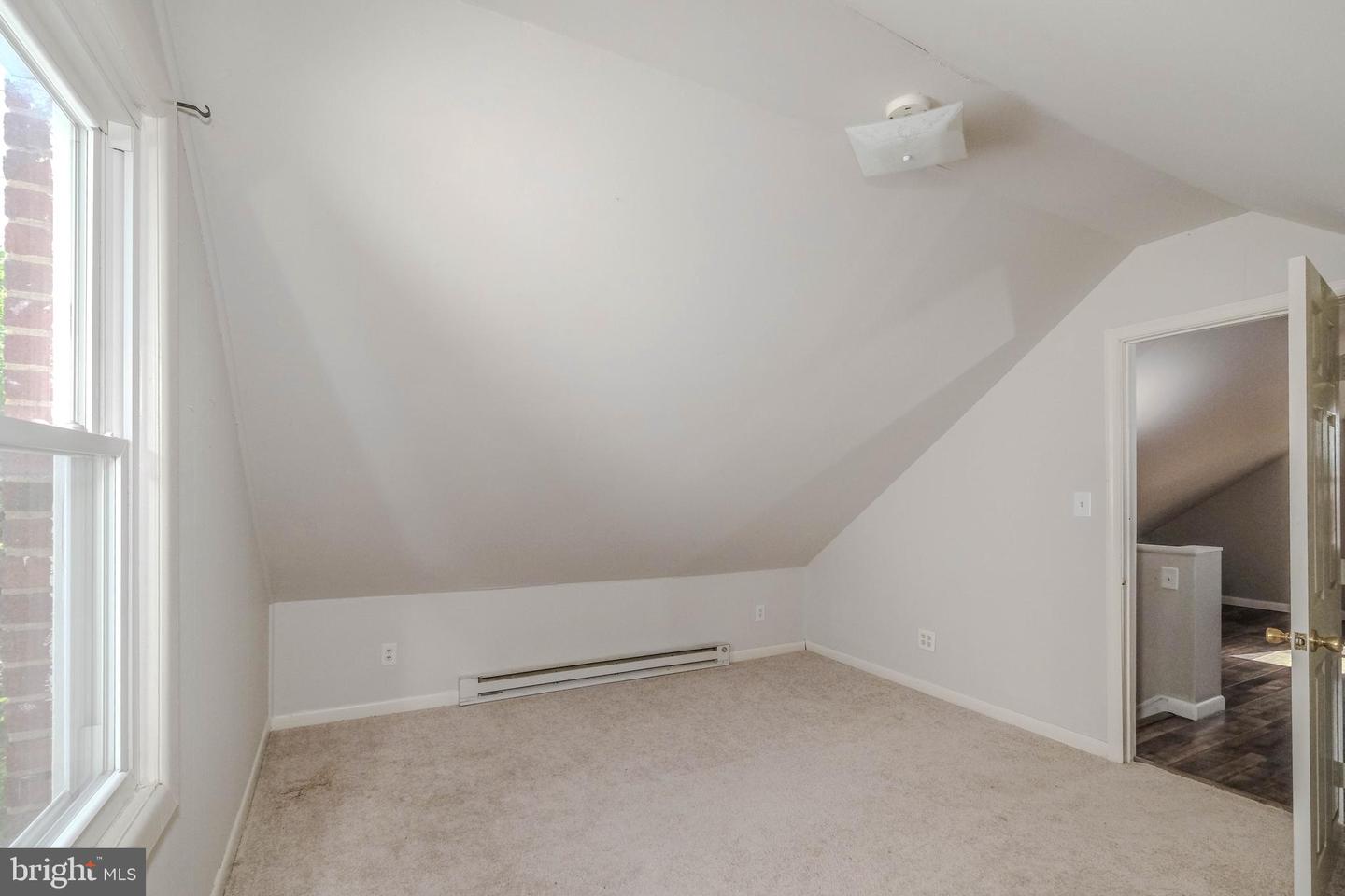 132 W 12th St Property Photo 24