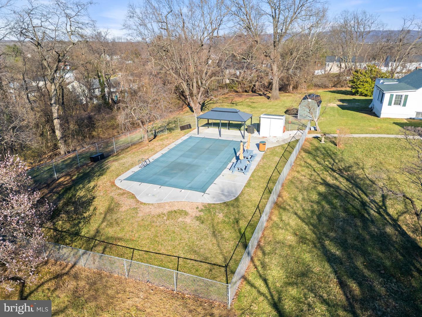 1521 N Royal Ave Property Photo 96