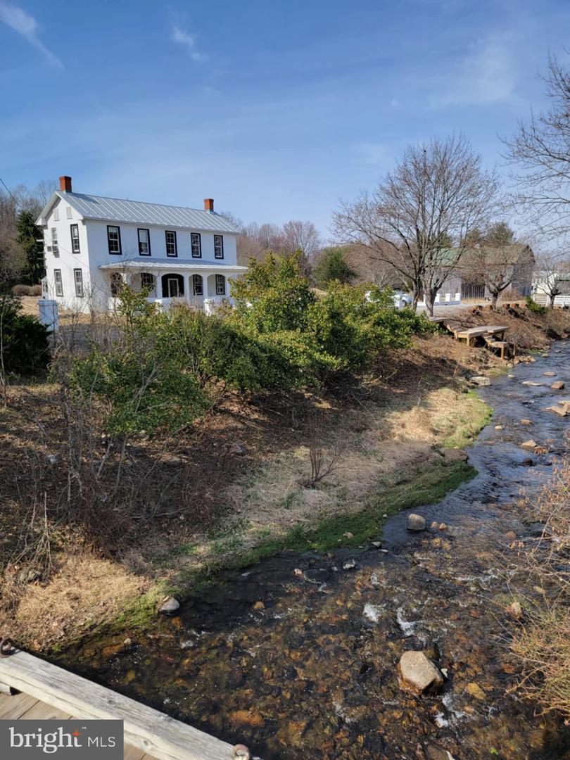 5865 Gooney Manor Loop Property Photo 1