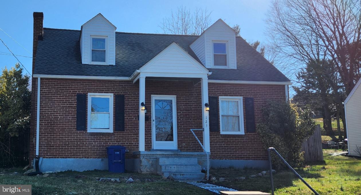 123 Polk Ave Property Photo