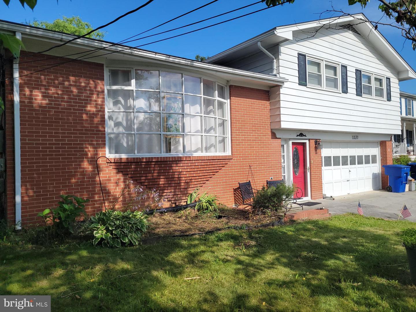 1321 Woodside Ave Property Photo 2