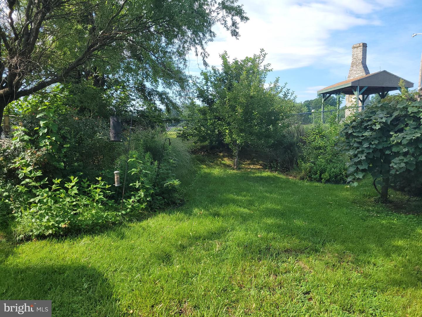 1321 Woodside Ave Property Photo 3