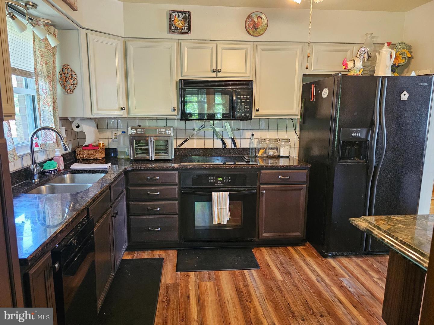 1321 Woodside Ave Property Photo 8