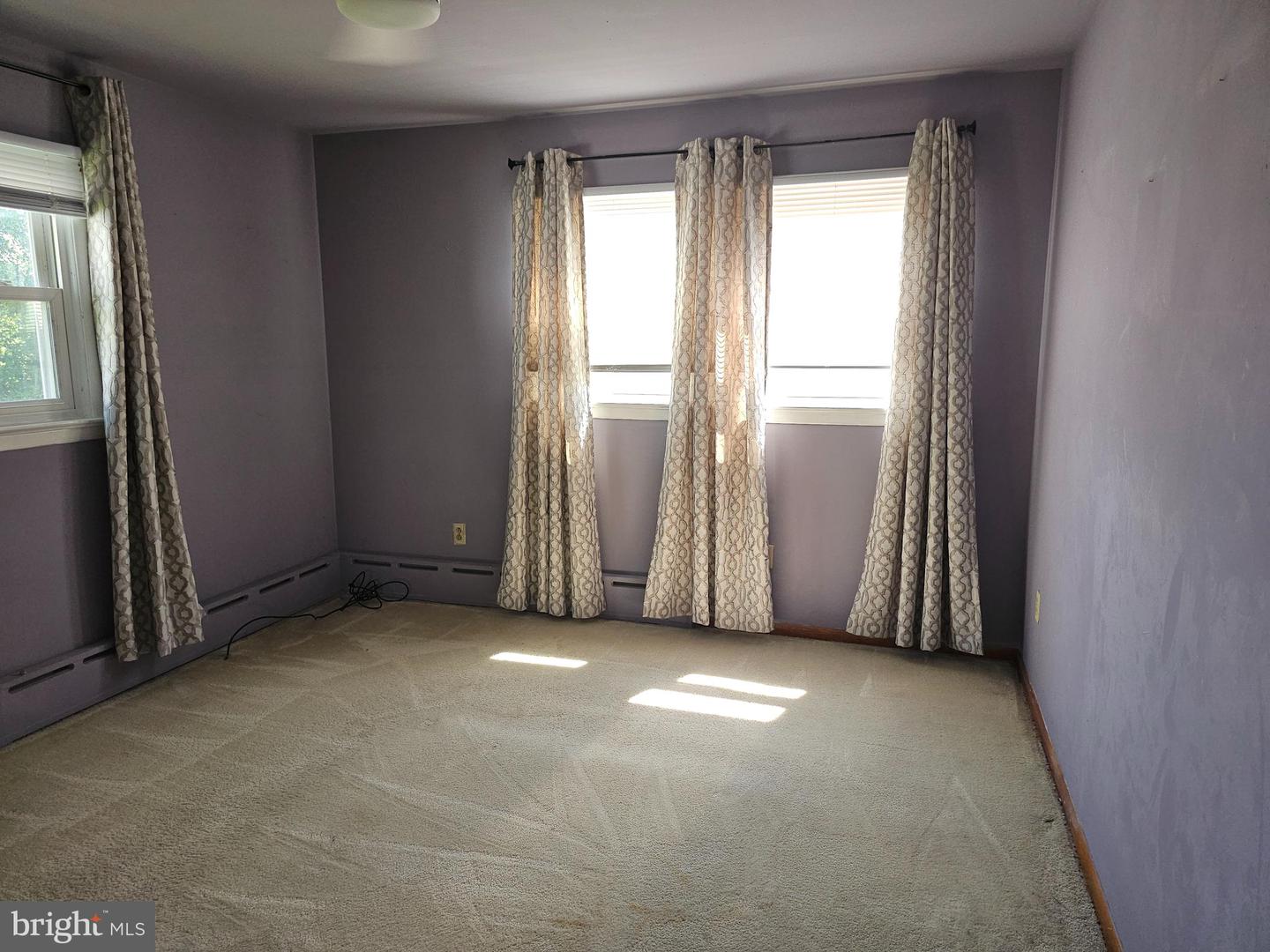 1321 Woodside Ave Property Photo 14