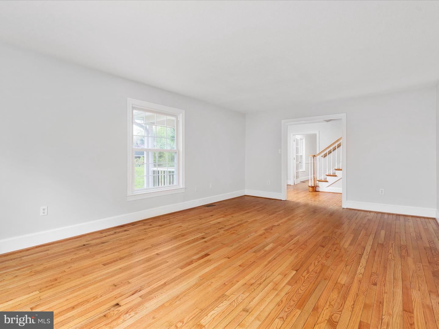 420 Luray Ave Property Photo 11
