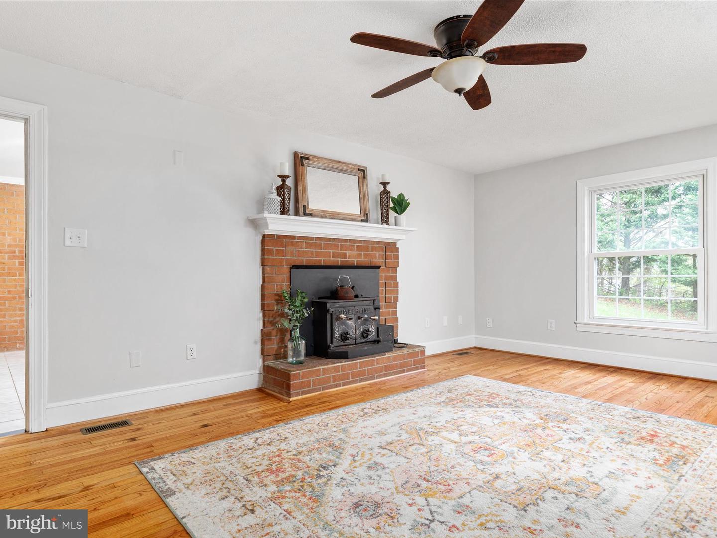 420 Luray Ave Property Photo 16