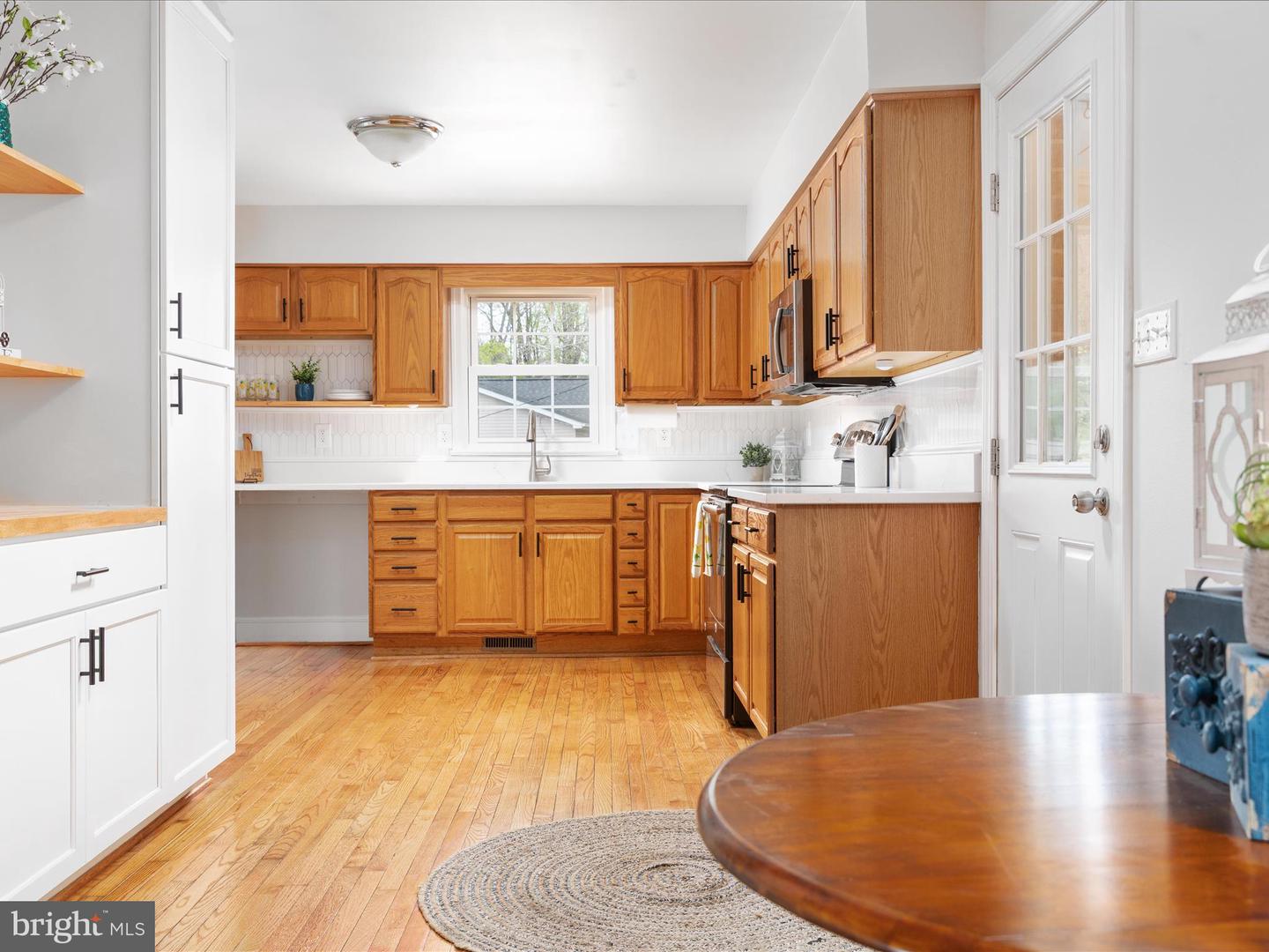 420 Luray Ave Property Photo 19