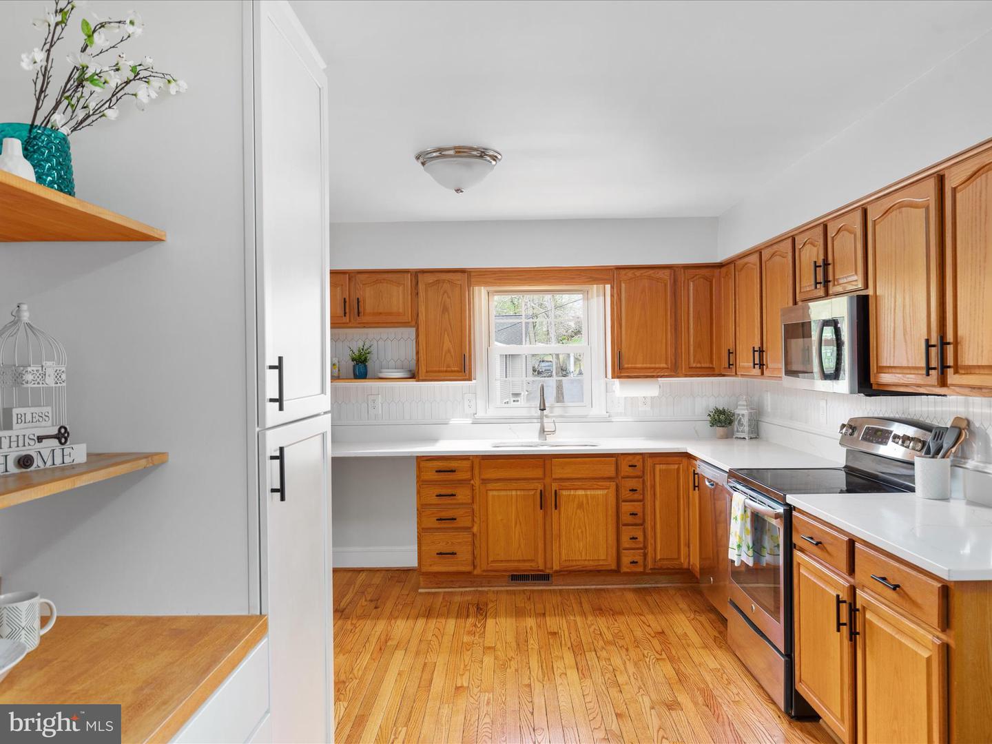 420 Luray Ave Property Photo 22