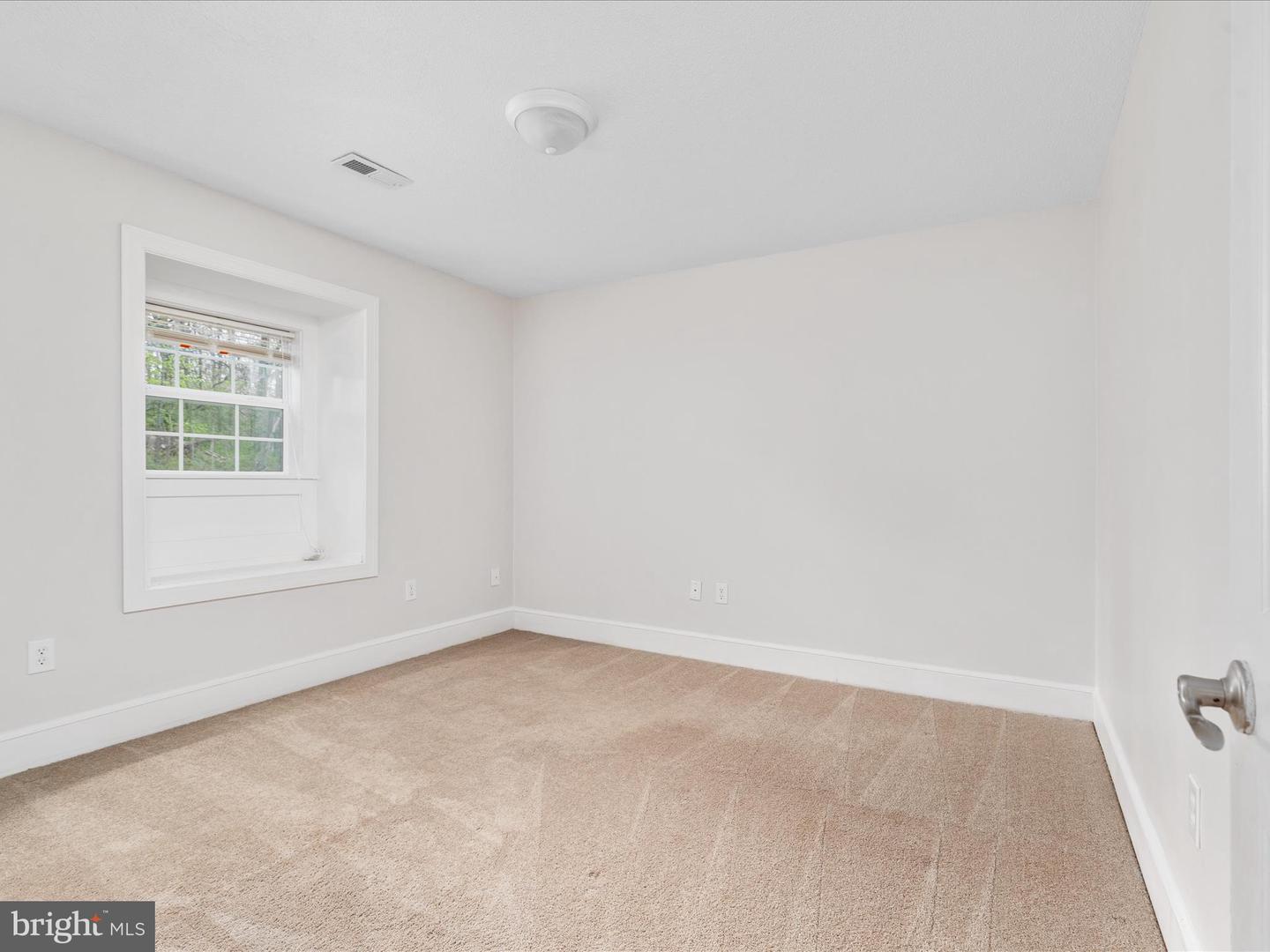 420 Luray Ave Property Photo 34