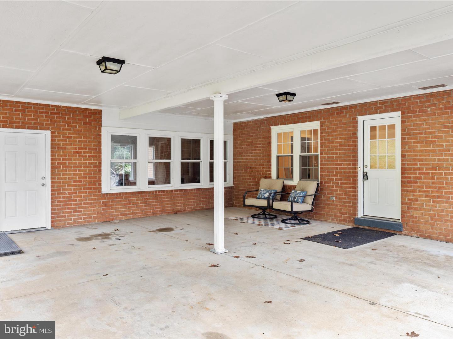 420 Luray Ave Property Photo 47